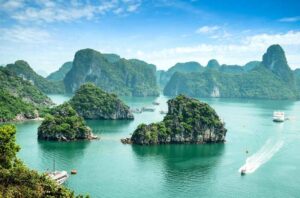 Ha-long-bay